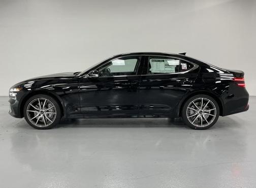 Vik Black 2026 Genesis G70 2.5T AWD Prestige