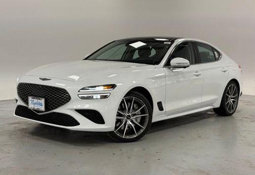 Uyuni White 2026 Genesis G70 2.5T AWD Prestige