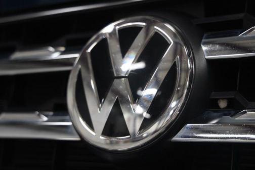 Blue 2019 Volkswagen Atlas 3.6L SEL Premium