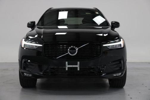 Onyx Black Metallic 2021 Volvo XC60 T5 R-Design