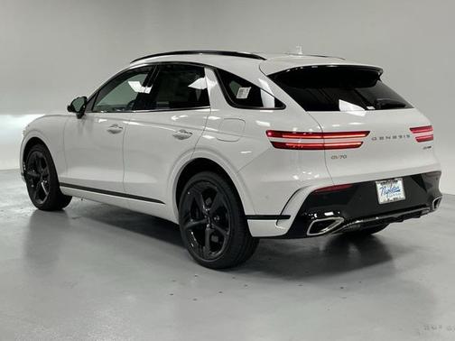 Uyuni White 2026 Genesis GV70 3.5T Sport Prestige