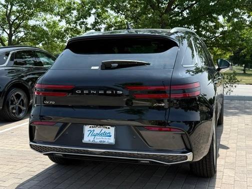 2026 Genesis GV70 2.5T Advanced