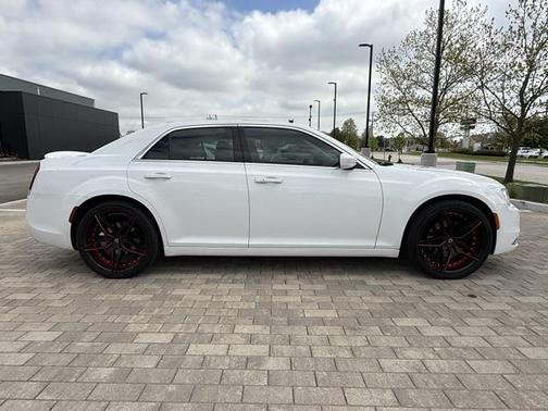 2016 Chrysler 300 Limited