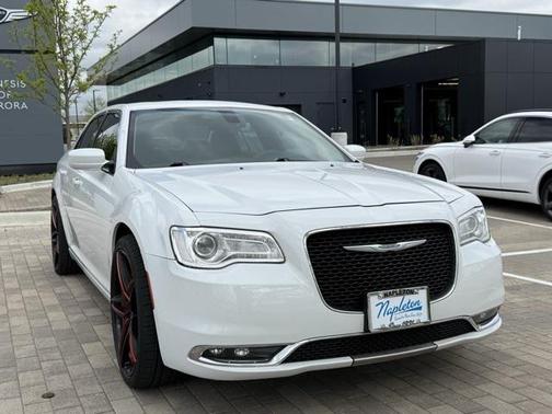 2016 Chrysler 300 Limited