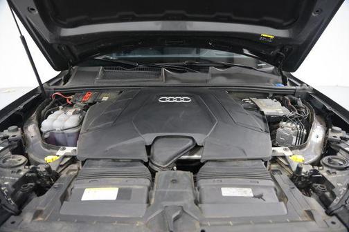 Samurai Gray Metallic 2022 Audi Q7 55 Prestige