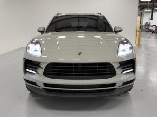 2020 Porsche Macan Base