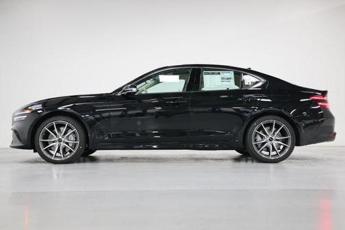Vik Black 2026 Genesis G70 2.5T AWD Prestige