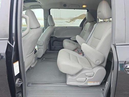 2020 Toyota Sienna XLE