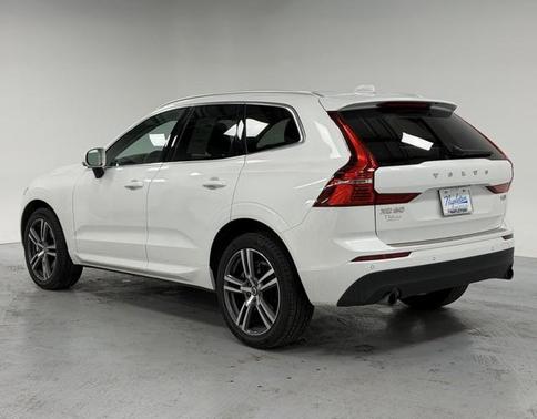 2021 Volvo XC60 T6 Momentum