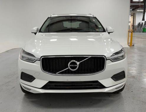2021 Volvo XC60 T6 Momentum
