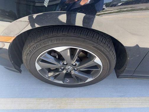 Crystal Black Pearl 2023 Honda Odyssey Elite