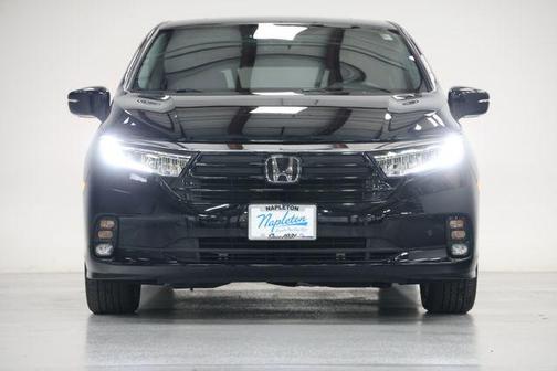 Crystal Black Pearl 2023 Honda Odyssey Elite