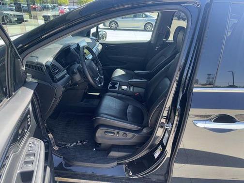 Crystal Black Pearl 2023 Honda Odyssey Elite
