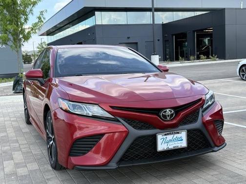 2019 Toyota Camry SE