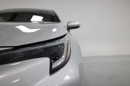 Classic Silver Metallic/Midnight Black Metallic 2023 Toyota Corolla XSE