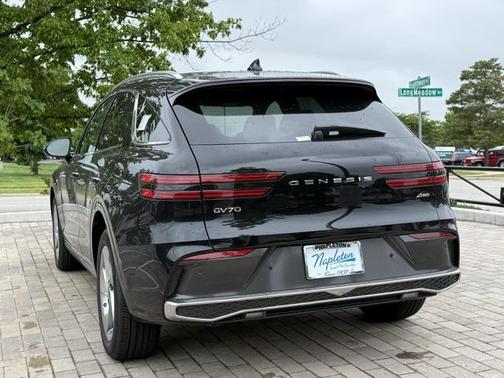 2026 Genesis GV70 2.5T Advanced