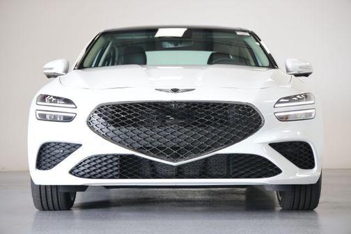 Uyuni White 2026 Genesis G70 2.5T AWD Prestige