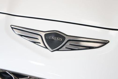 Uyuni White 2026 Genesis G70 2.5T AWD Prestige