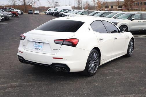 Bianco 2022 Maserati Ghibli Modena Q4