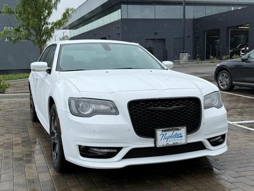 2022 Chrysler 300 Touring