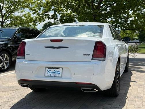 2022 Chrysler 300 Touring