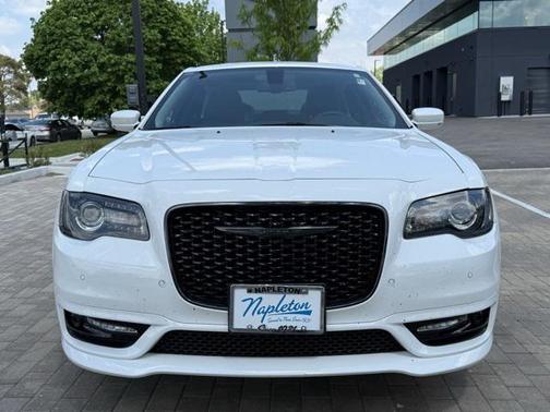 2022 Chrysler 300 Touring