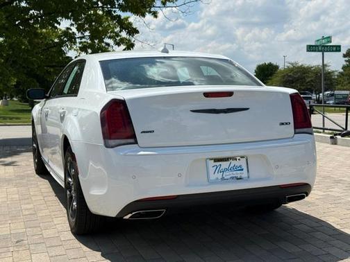 2022 Chrysler 300 Touring
