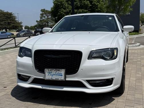 2022 Chrysler 300 Touring