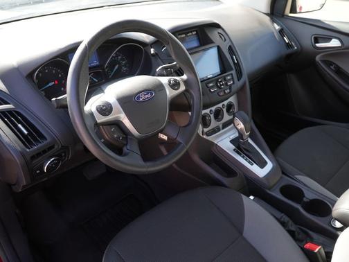 Ruby Red Metallic Tinted Clearcoat 2014 Ford Focus SE