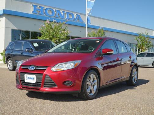 Ruby Red Metallic Tinted Clearcoat 2014 Ford Focus SE