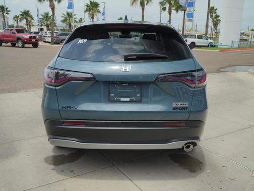 Nordic Forest Pearl 2027 Honda HR-V Sport