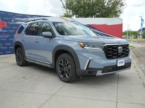 2025 Honda Pilot Touring 8-Passenger