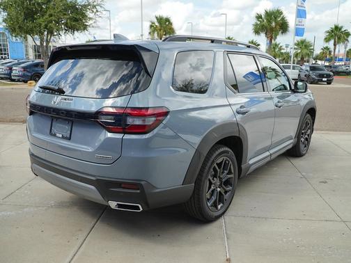 2025 Honda Pilot Touring 8-Passenger