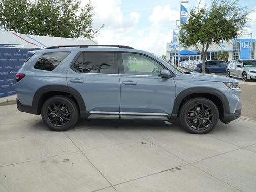 2025 Honda Pilot Touring 8-Passenger