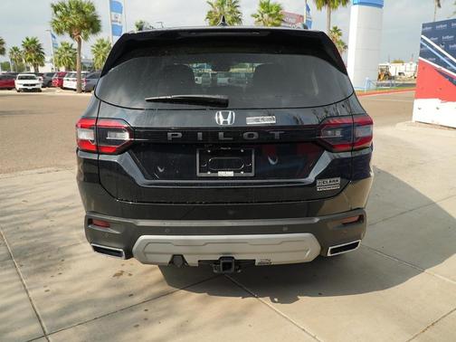 2025 Honda Pilot Touring 8-Passenger