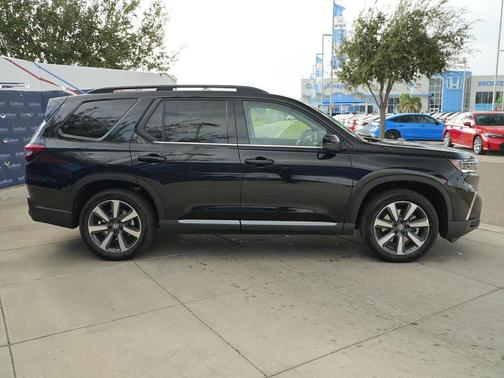 2025 Honda Pilot Touring 8-Passenger