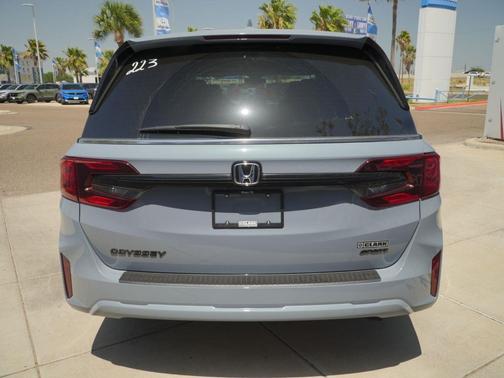 Sonic Gray Pearl 2026 Honda Odyssey Sport-L