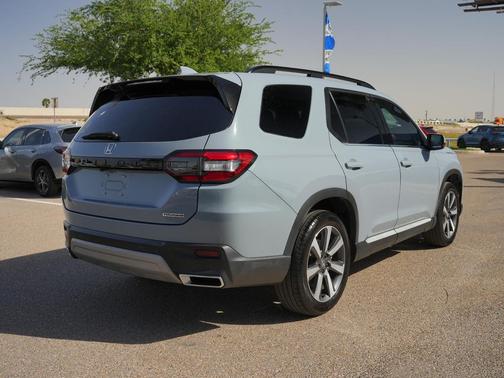 2025 Honda Pilot Touring 8-Passenger