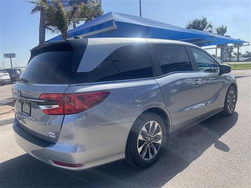 Lunar Silver Metallic 2024 Honda Odyssey EX-L
