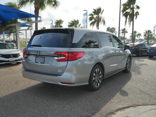 Lunar Silver Metallic 2024 Honda Odyssey EX-L