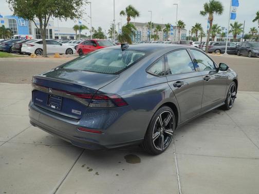 Meteorite Gray Metallic 2026 Honda Accord SE