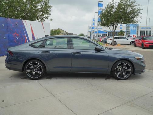 Meteorite Gray Metallic 2026 Honda Accord SE