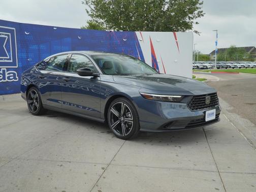 Meteorite Gray Metallic 2026 Honda Accord SE