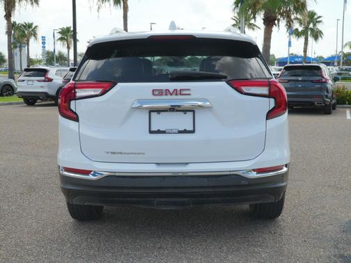 Summit White 2022 GMC Terrain SLT