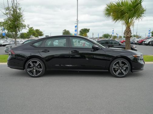 Crystal Black Pearl 2026 Honda Accord Hybrid Sport