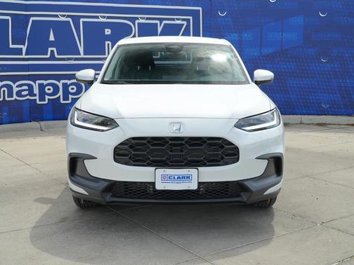 Platinum White Pearl 2026 Honda HR-V LX