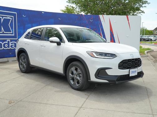 Platinum White Pearl 2026 Honda HR-V LX