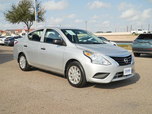 2015 Nissan Versa 1.6 S+