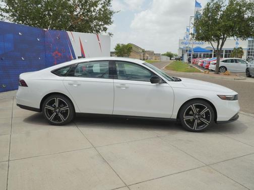 Platinum White Pearl 2026 Honda Accord SE