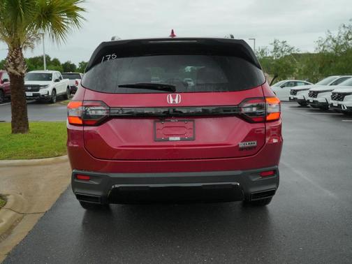 Radiant Red Metallic II 2026 Honda Pilot Sport